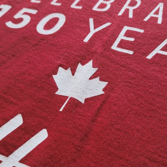 10/$20 ❄️ Tim Hortons Canada Celebrating 150 Years Tee - Picture 3 of 6